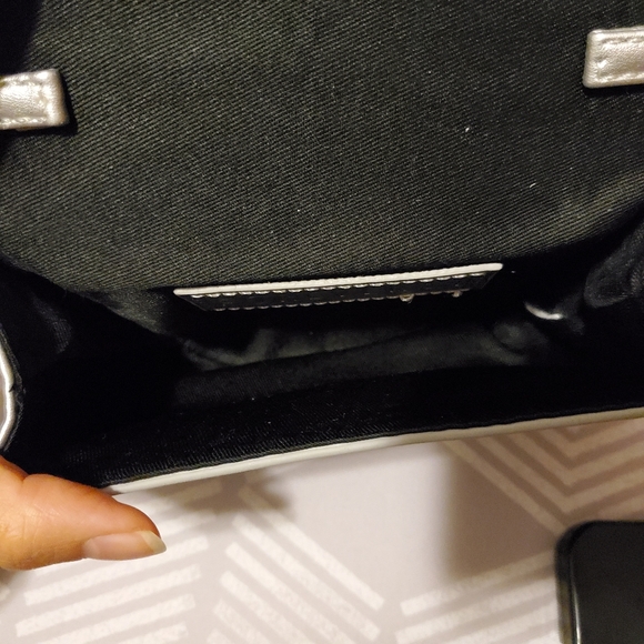 Free bundle add-on: Forever 21 silver bag - Picture 6 of 6